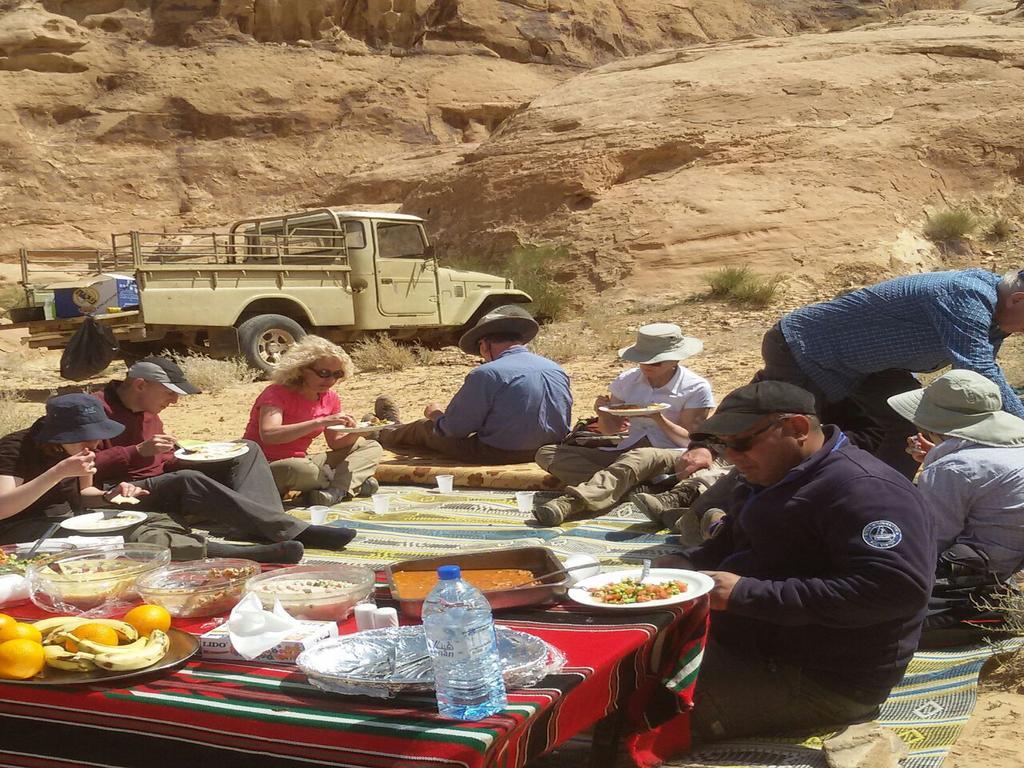 Wadi Rum Quiet Village Camp Exterior foto